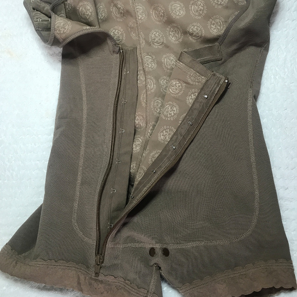 Colombian Tummy Control Body Shaper in Boyshort - Picture 7 of 9